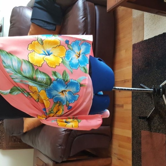 SARONG - Picture 4 of 5